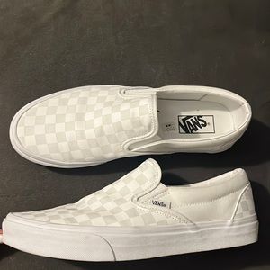 White vans slip on